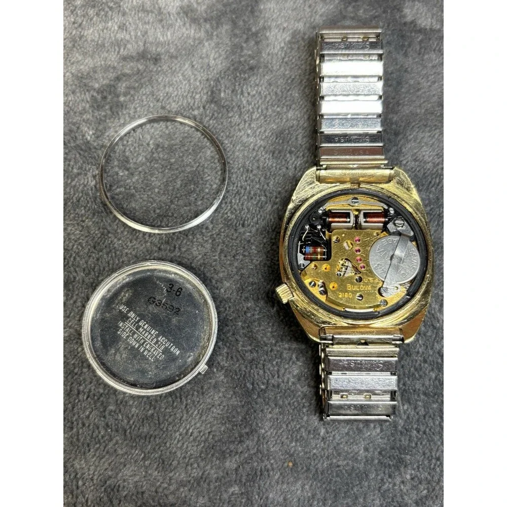 Vintage Accutron 2180 Bulova Wristwatch, Speidel Band Needs Work